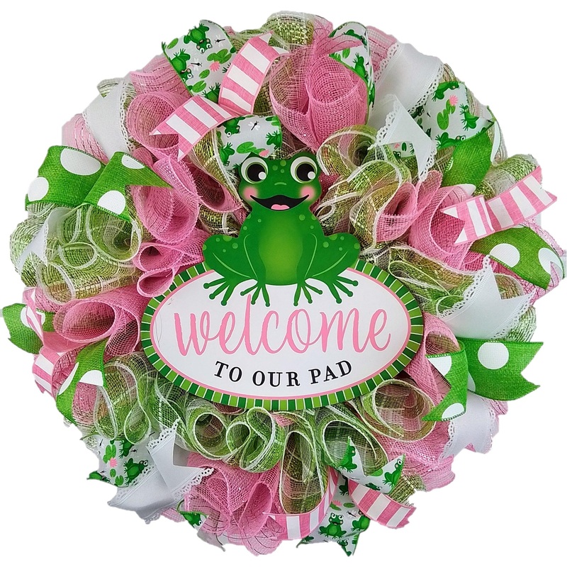 Welcome to our Pad Frog Wreath – Spring Summer Front Door Decor – Green Pink White